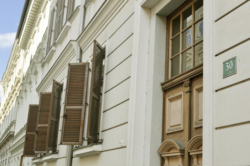 Apartment Mit Grossem Balkon กราซ ภายนอก รูปภาพ