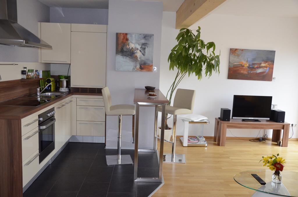 Apartment Mit Grossem Balkon กราซ ภายนอก รูปภาพ