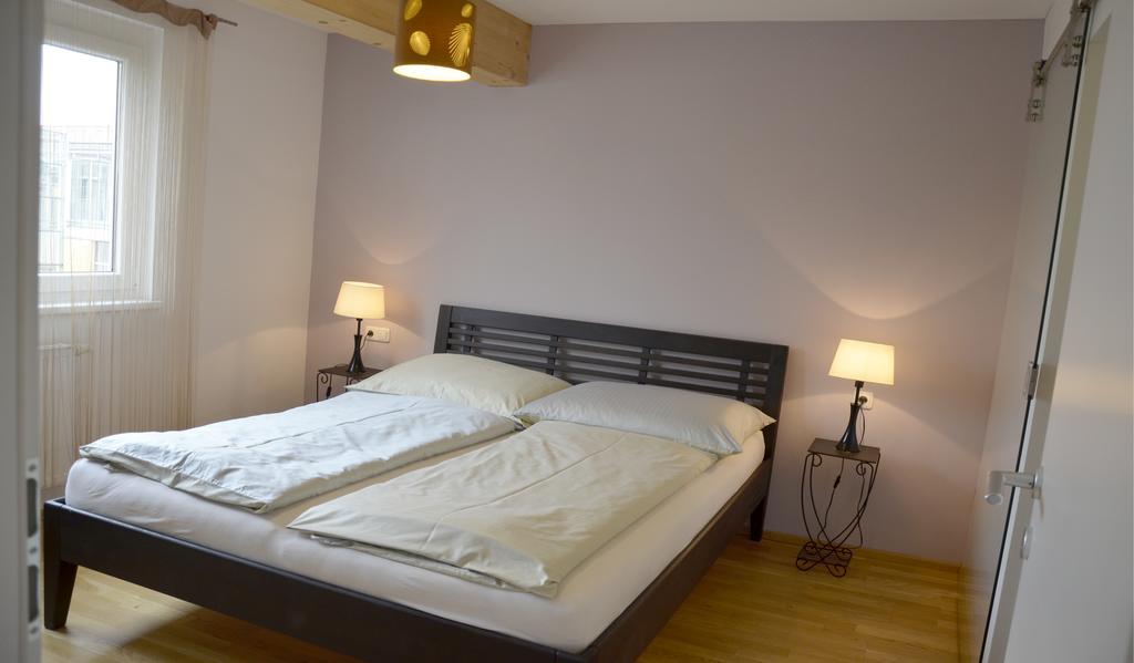 Apartment Mit Grossem Balkon กราซ ภายนอก รูปภาพ